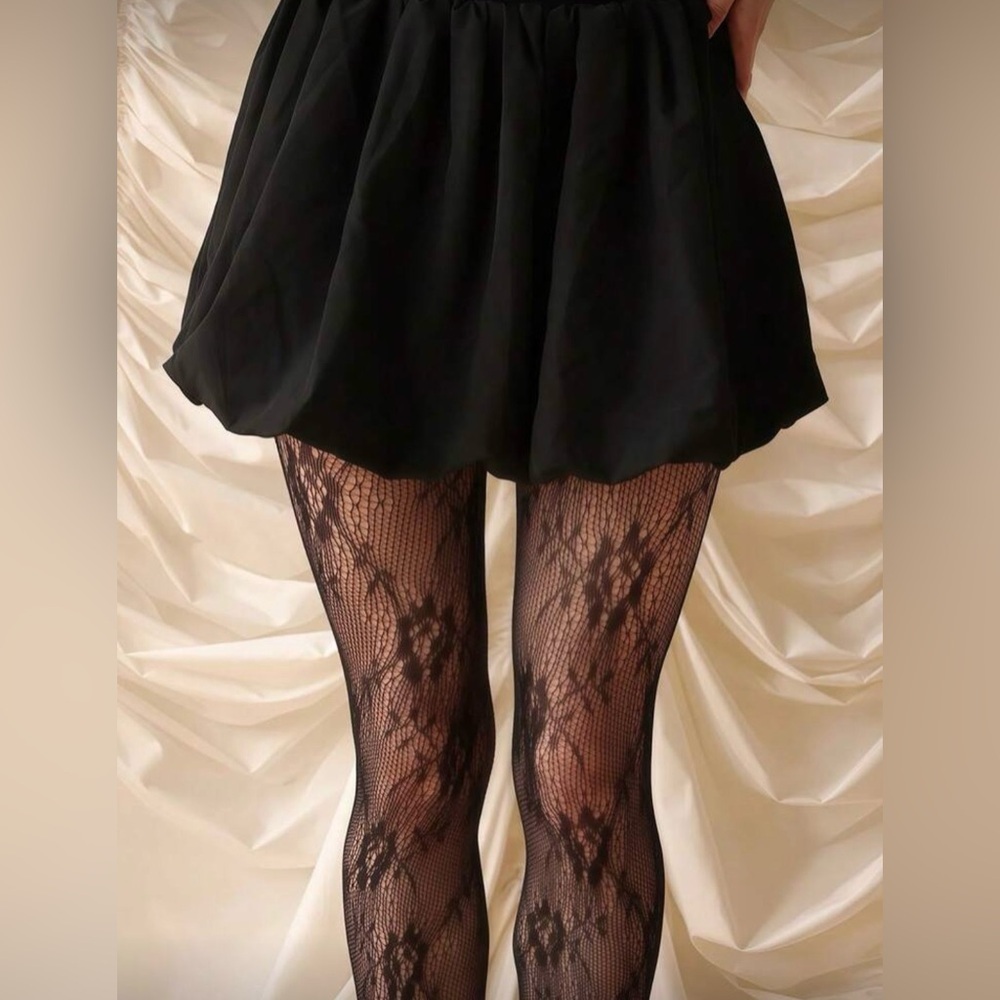 Black Lace Patterned Fishnet Tights - Picture 8 of 11